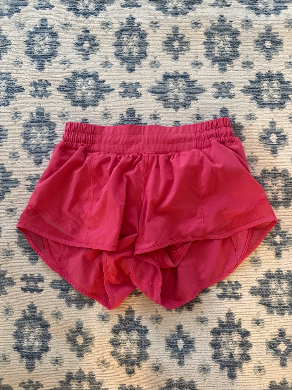 Lululemon Hotty Hot shorts 2.5"